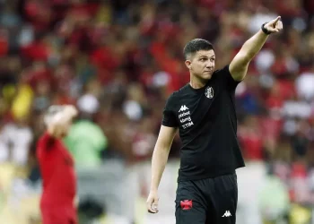Vasco ganha duas novidades para enfrentar o Santos