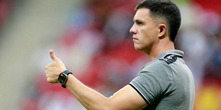 Vasco pensa em demitir Maurício Barbieri? Confira a verdade