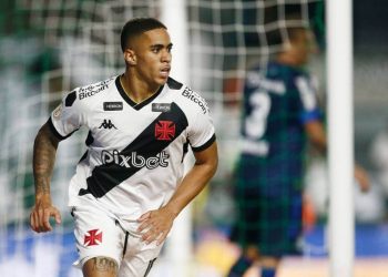 Vasco joga mal e empata com o Coritiba