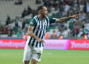 Apesar do interesse do Botafogo, Serginho está fechado com o Vasco