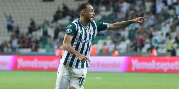 Apesar do interesse do Botafogo, Serginho está fechado com o Vasco