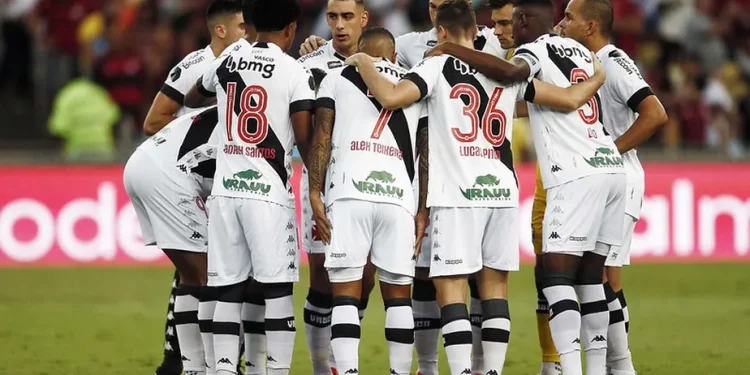 Por conta de lesões e suspensões, equipe titular do Vasco terá mudanças contra o Goiás pelo Campeonato Brasileiro