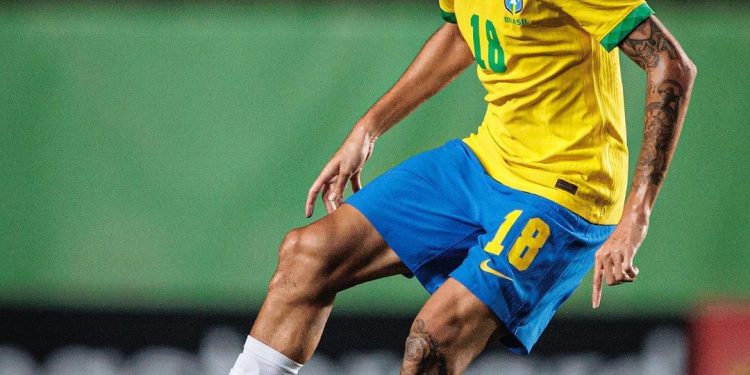 Eliminado no Mundial, Marlon Gomes termina partida mancando