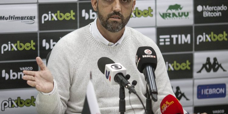 Atitude de Luiz Mello incomoda pessoas no Vasco; entenda