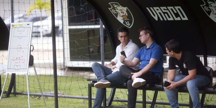 Confira quantos reforços chegarão ao Vasco na próxima janela