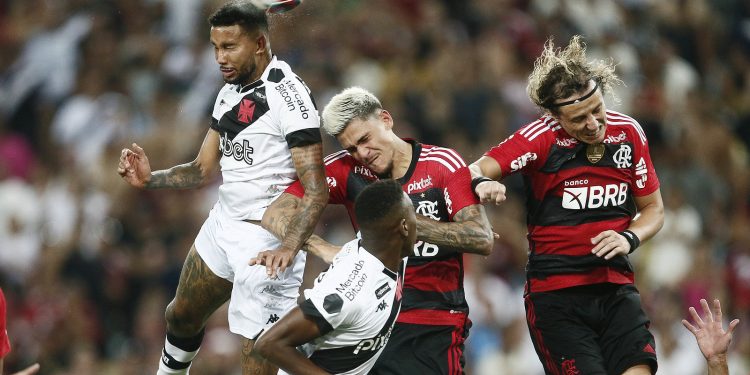Confira quem vai apitar Vasco x Flamengo