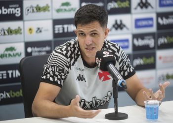 Se Vasco demitir Barbieri, novo treinador pode ganhar 11 dias para treinar; entenda