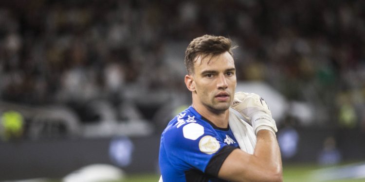 Confira como o Vasco conseguiu contratar Léo Jardim, destaque da temporada vascaína