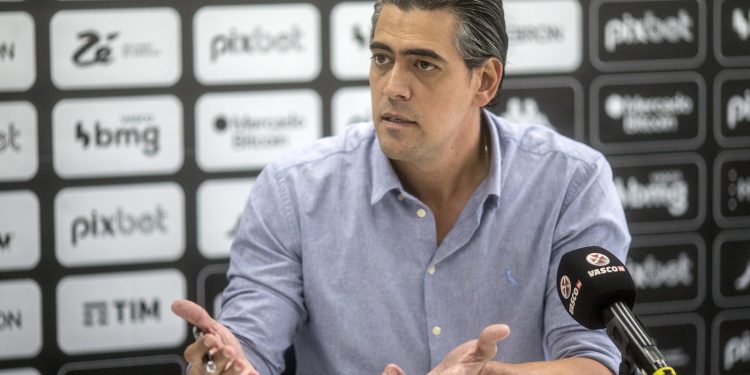 URGENTE! Vasco está muito perto de contratar meia do Bragantino