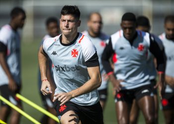 Capasso está se recuperando bem e pode voltar antes do previsto; confira a data