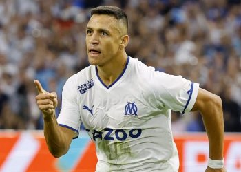 Vasco mira alto e faz sondagem por atacante chileno Alexis Sánchez