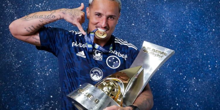 Atacante Edu não ficará no Cruzeiro e aguarda propostas