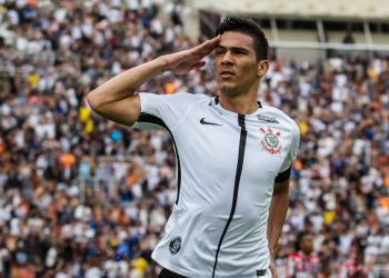 Vasco está de olho em zagueiro Balbuena