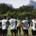 Barbieri ganha apoio do elenco e trabalha para recuperar confiança no Vasco