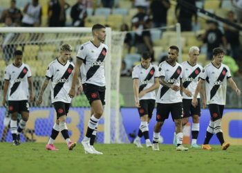 Você sabia? 4 de 8 times com a mesma pontuação do Vasco foram rebaixados