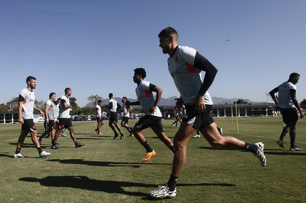 Confira desfalques e pendurados de Internacional e Vasco