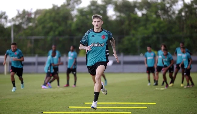 Confira as novidades do Vasco contra o Goiás