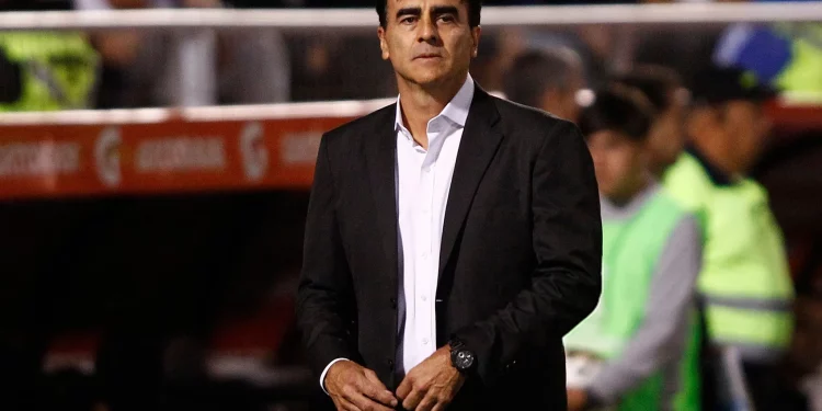 Conheça o técnico super vitorioso que foi oferecido ao Vasco