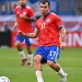 Contratado para ser volante no Vasco, Gary Medel prefere atuar como zagueiro na seleção chilena