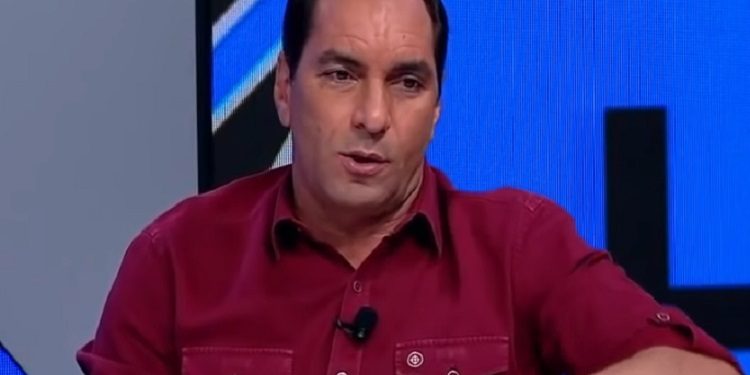 Edmundo não se segura e manda recadinho para Josh Wander