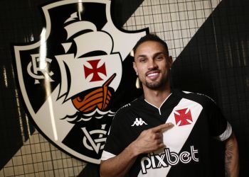 Vasco anuncia primeiro reforço da segunda janela do ano