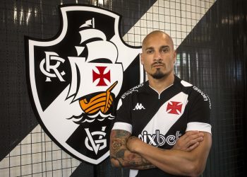 Vasco anuncia segundo reforço da janela do meio de ano