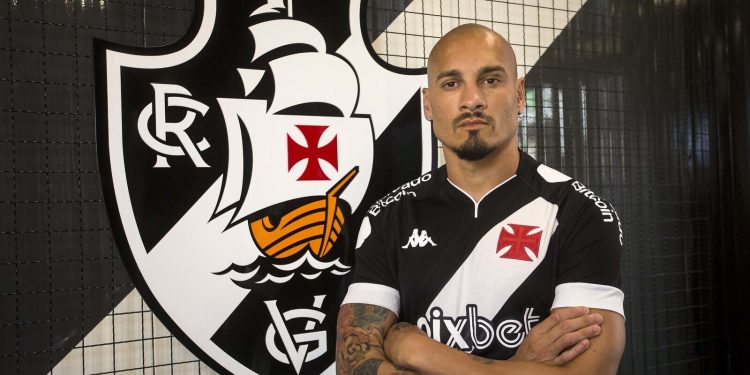 Vasco anuncia segundo reforço da janela do meio de ano