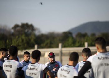 Voltou! Vasco deve ter surpresa contra o Cruzeiro