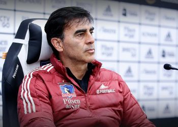 Gustavo Quinteros, técnico do Colo-Colo, é oferecido ao Vasco