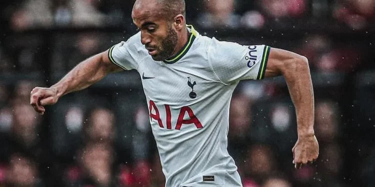 Jogador da Europa critica protesto em São Januário e rechaça retorno ao Brasil