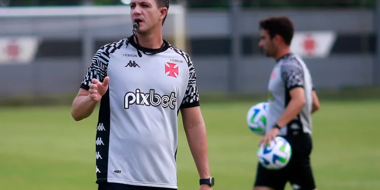 Confira desfalques e pendurados de Internacional e Vasco