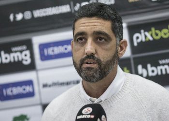 Vasco atrasa FGTS de funcionários, diz jornalista