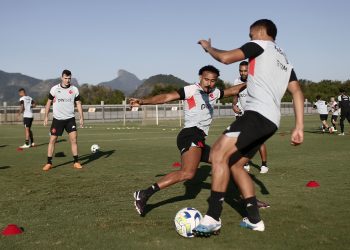 Vasco confirma saída de mais um jogador