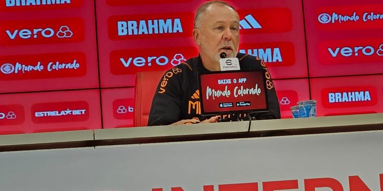 Mano Menezes elogia postura do Vasco