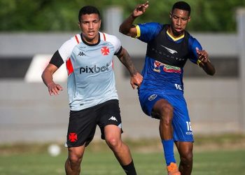 Mateus Carvalho ganha espaço no Vasco