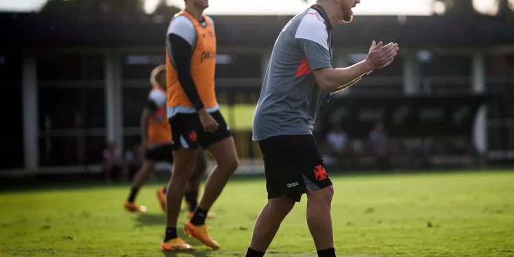 Motivado por Ayrton Senna, William Batista fala sobre vitória do Vasco