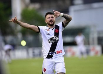 Rossi fala sobre retorno ao Vasco: "Só Deus sabe a alegria que sinto no coração"