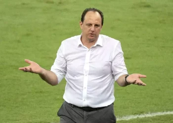 Vasco tem interesse em Rogério Ceni, mas tem receio; entenda