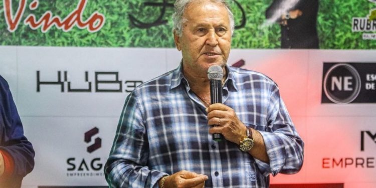 Zico abre o jogo e lamenta momento do Vasco
