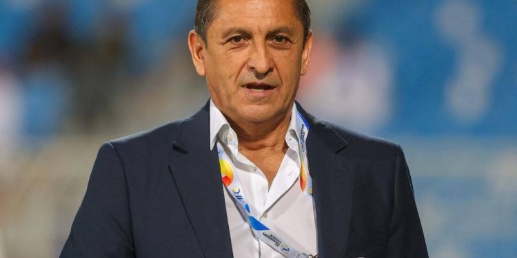 Treinador Ramón Díaz vira prioridade no Vasco