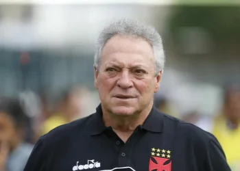 Abel Braga defende atual elenco do Vasco: "Bons jogadores"