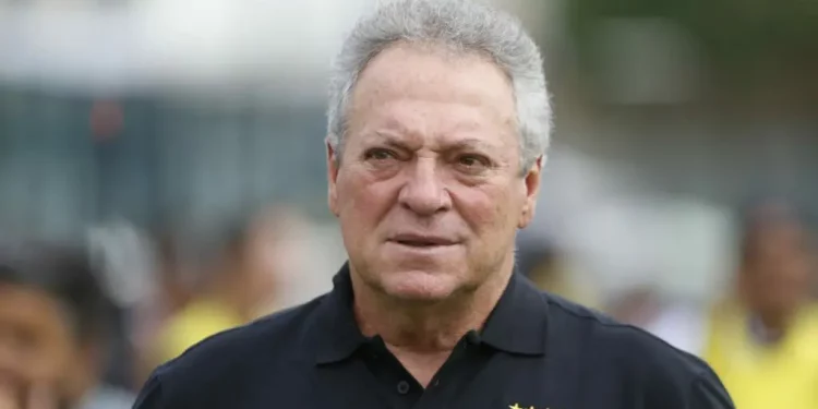 Abel Braga defende atual elenco do Vasco: "Bons jogadores"