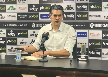 Evoluiu ou não? Veja como está a busca por reforços do Vasco