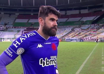 Vasco terá que pagar R$ 1,5 mihão ao goleiro Fernando Miguel; entenda