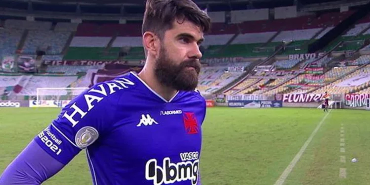 Vasco terá que pagar R$ 1,5 mihão ao goleiro Fernando Miguel; entenda