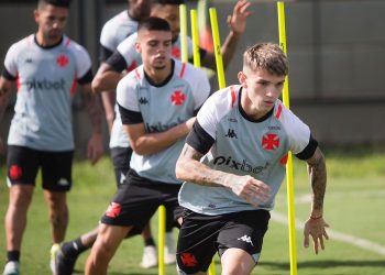 Orellano pode ser titular no clássico contra o Botafogo