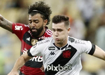 Vasco x Flamengo vivem momentos opostos; confira