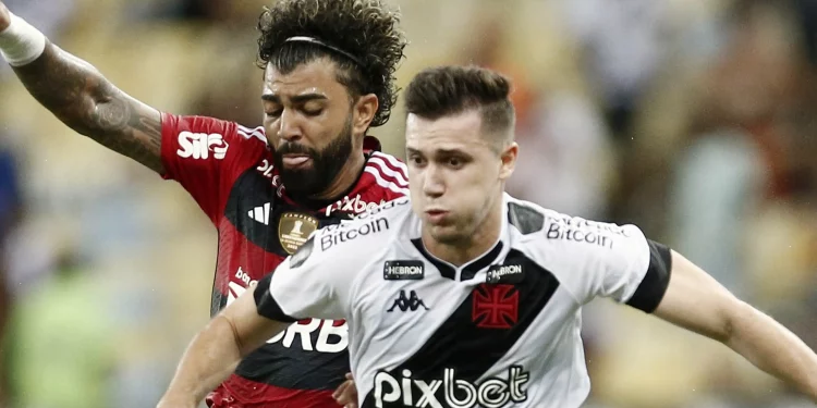 Vasco x Flamengo vivem momentos opostos; confira