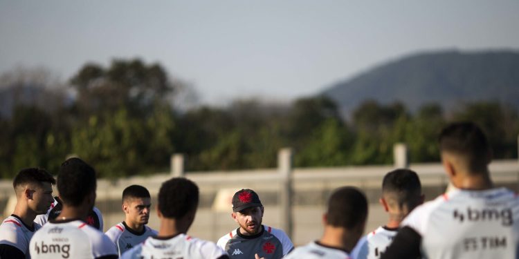 Clube da Série B quer jogador do Vasco