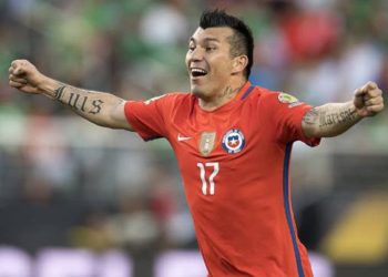 URGENTE! Vasco encaminha contratação de Gary Medel
